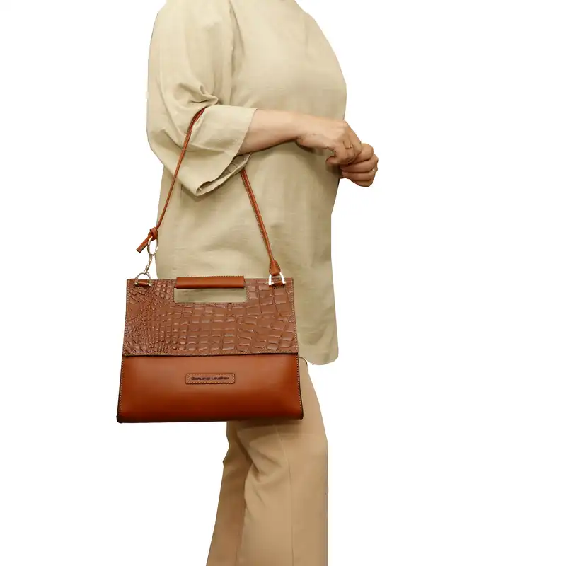 کیف رودوشی زنانه چرم بارثاوا مدل 1382