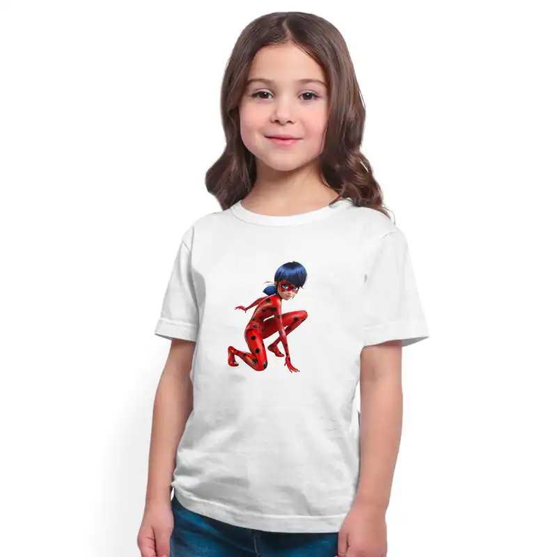 استیکر پارچه و لباس مدل برچسب DTF طرح دختر کفشدوزکی