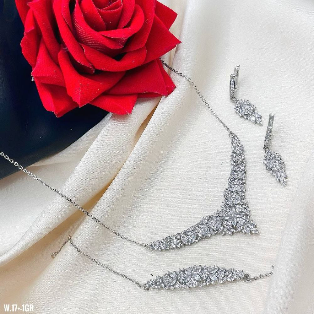 نیم ست نقره زنانه مدل MRJ1055