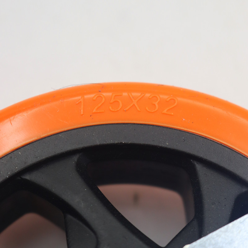 چرخ کفی‌دار آبو مدل گردان کد YP-125*32MM