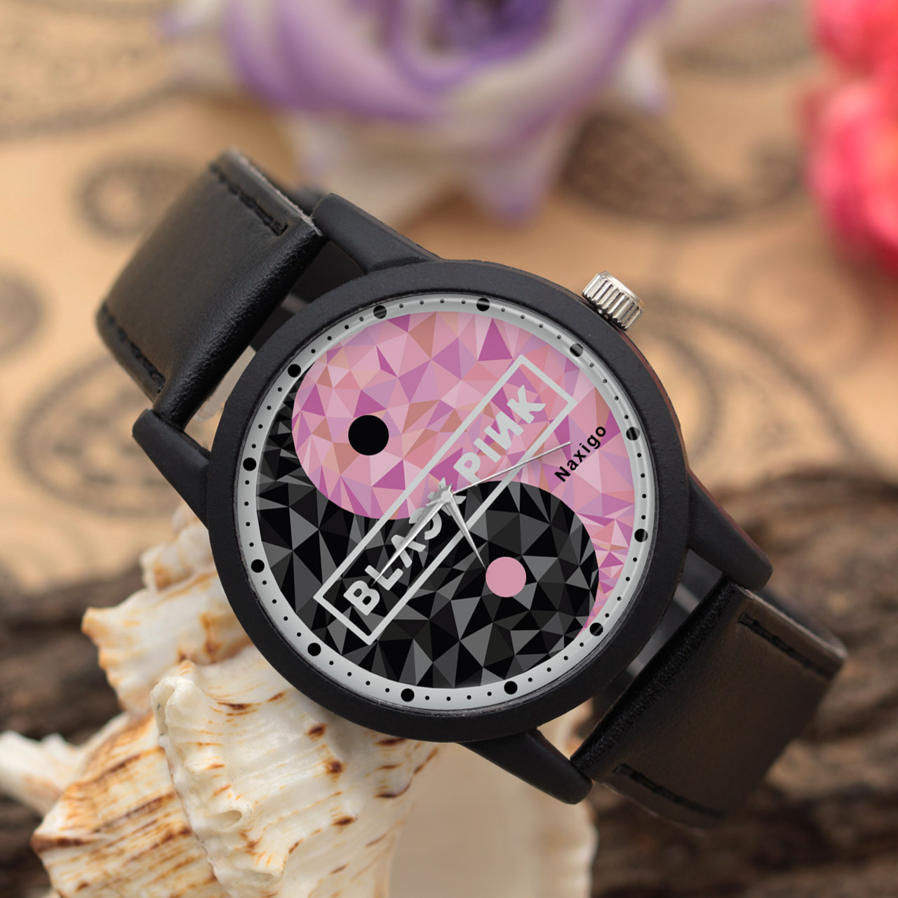 ساعت مچی عقربه ای ناکسیگو مدل شخصیت های بلک پینک کد LF14317