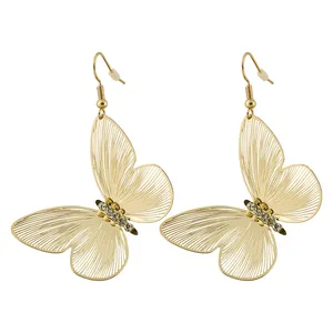 گوشواره زنانه مدل حلقه‌ای طرح پروانه کد 10702