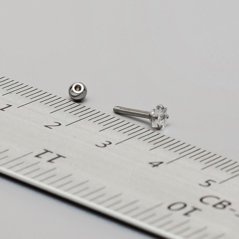 پیرسینگ گوش زنانه مدل نگینی طرح ستاره