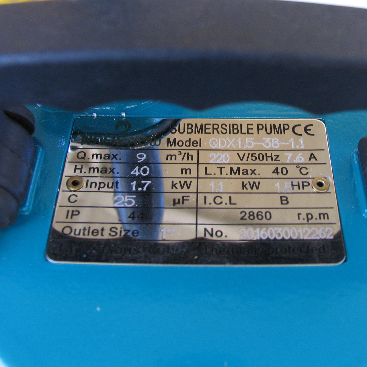 پمپ کف کش نفیس فلو مدل QDX 1.5-38-1.1