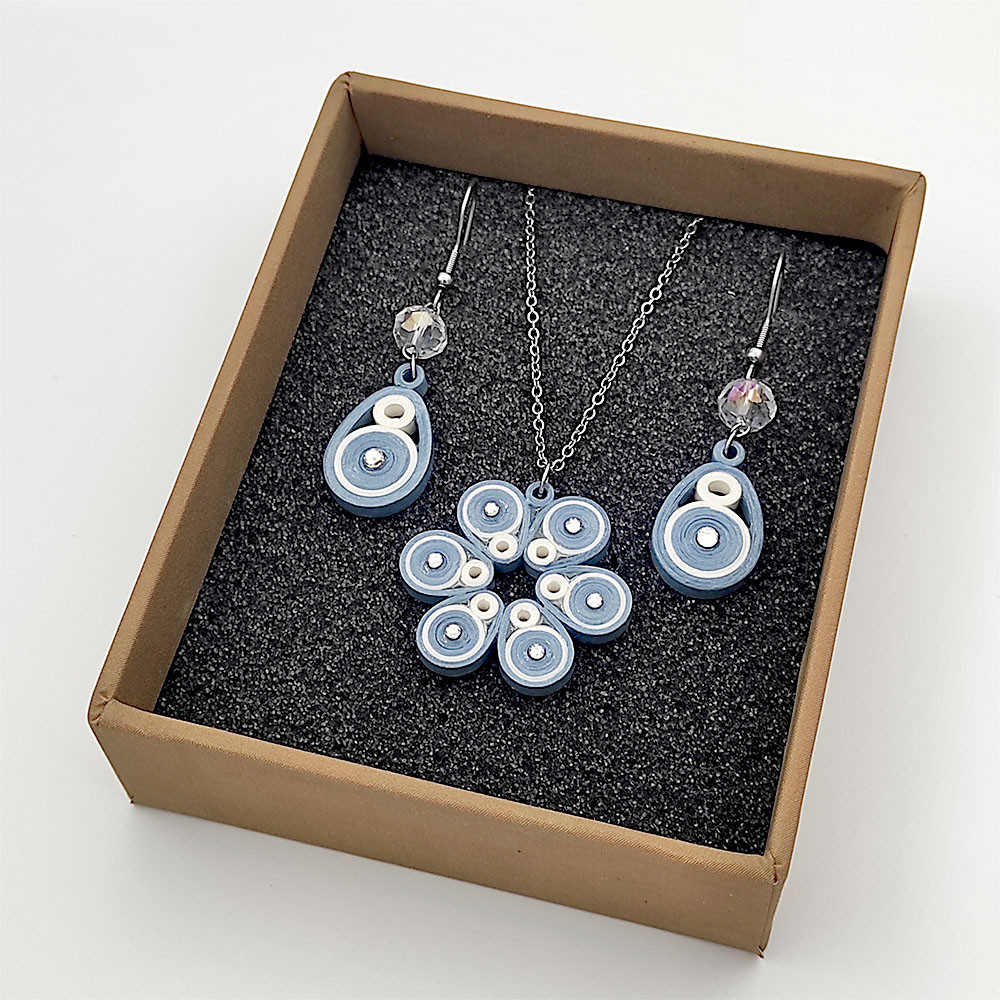 نیم ست زنانه مدل دست ساز طرح گل کد H025