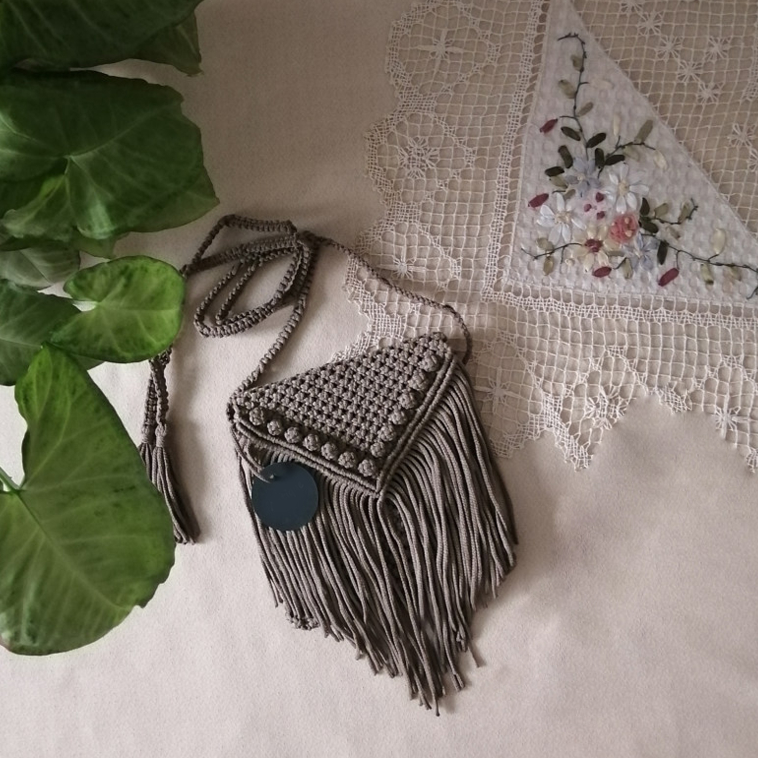 کیف رودوشی دست دوز زنانه هنریسان مدل پیچک