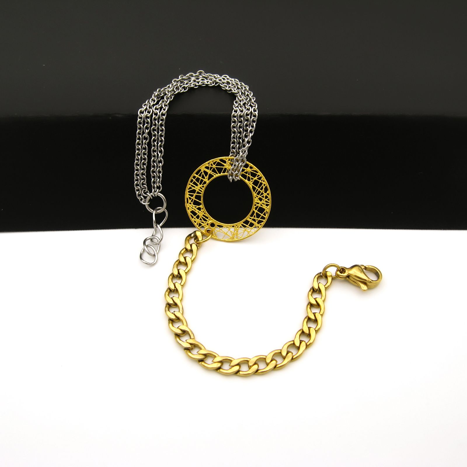 دستبند طلا 18 عیار زنانه مانچو مدل bfg232 -  - 3