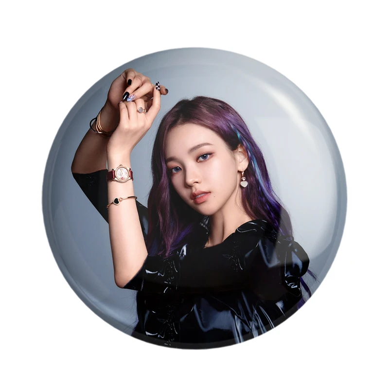 پیکسل خندالو مدل کارینا گروه گروه آسپا Aespa کد 19712