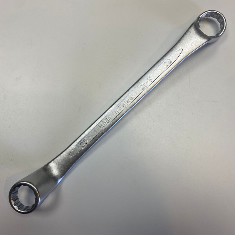 آچار دو سر رینگی واستر مدل 2528VAS سایز 25-28 میلی متر آچار دو سر رینگی واستر مدل 2528VAS سایز 25-28 میلی متر