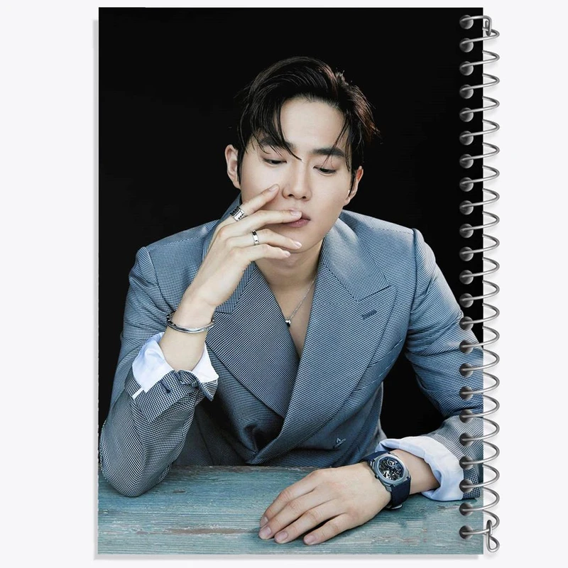 دفتر شطرنجی 50 برگ خندالو طرح سوهو گروه اکسو EXO کد 13504