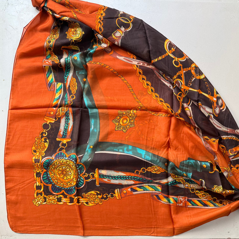 روسری زنانه مدل حریر ابرشیم زنجیره ای کد 01