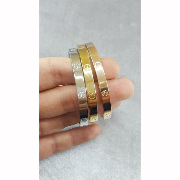 دستبند زنانه مدل لاو کد 2 دستبند زنانه مدل لاو کد 2