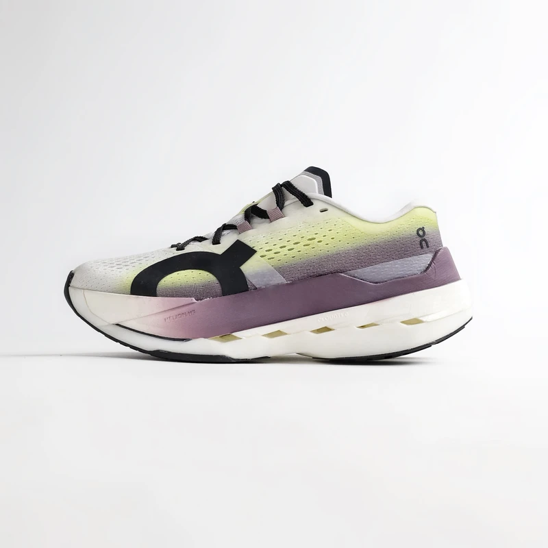 کفش رانینگ مردانه و زنانه رانینگ و پیاده روی آن رانینگ مدل ON CLOUDBOOM MAX