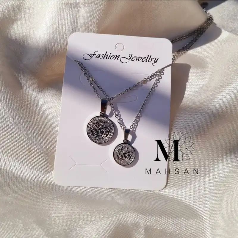 گردنبند زنانه مدل ست دوستی سکه مجموعه 2 عددی