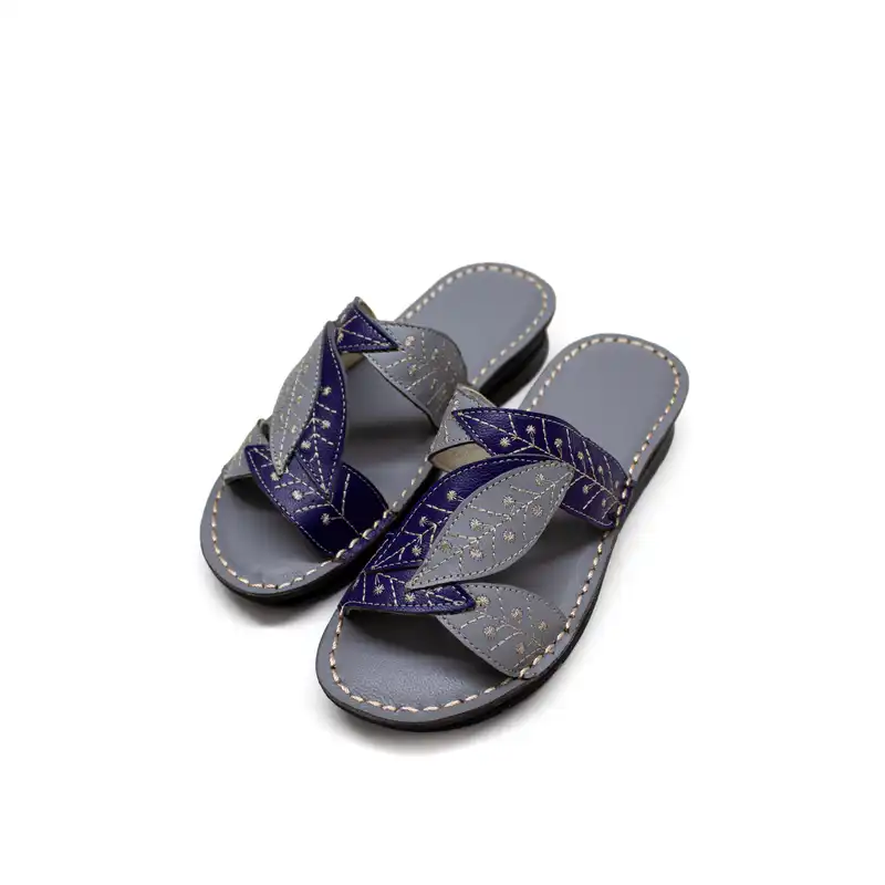 دمپایی زنانه مدل یاپراق رنگ طوسی