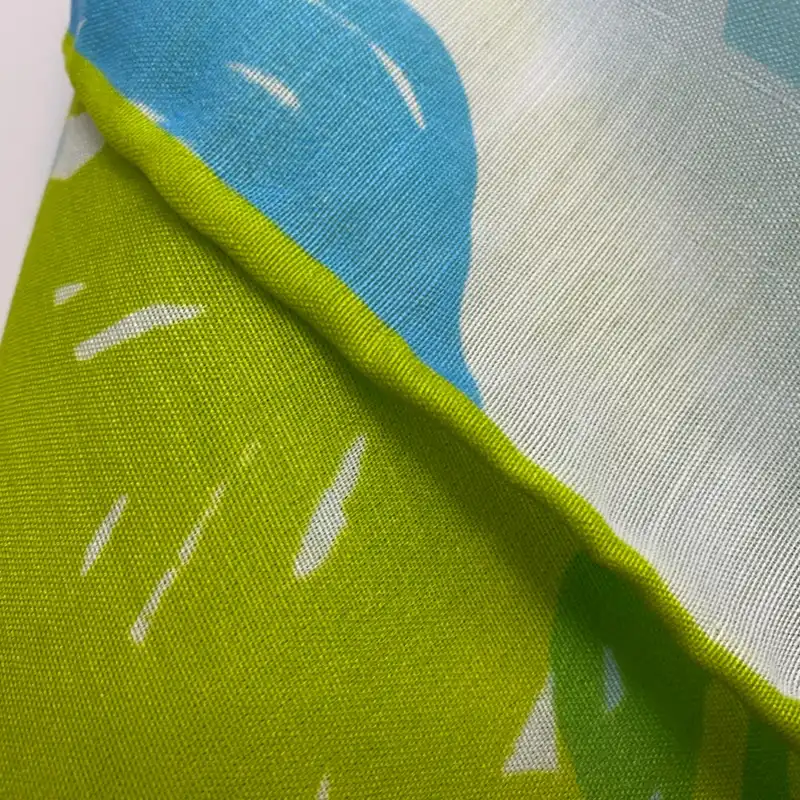 روسری زنانه مدل نخی چهارفصل قواره بزرگ کد 1666