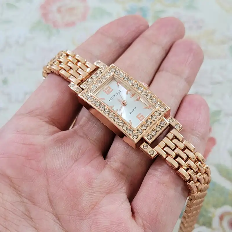 ساعت مچی عقربه ای زنانه مدل سلطنتی نگین دار