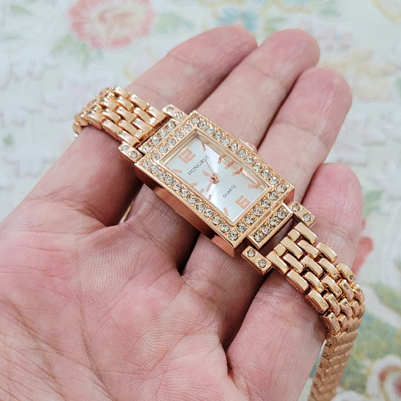 ساعت مچی عقربه ای زنانه مدل سلطنتی نگین دار