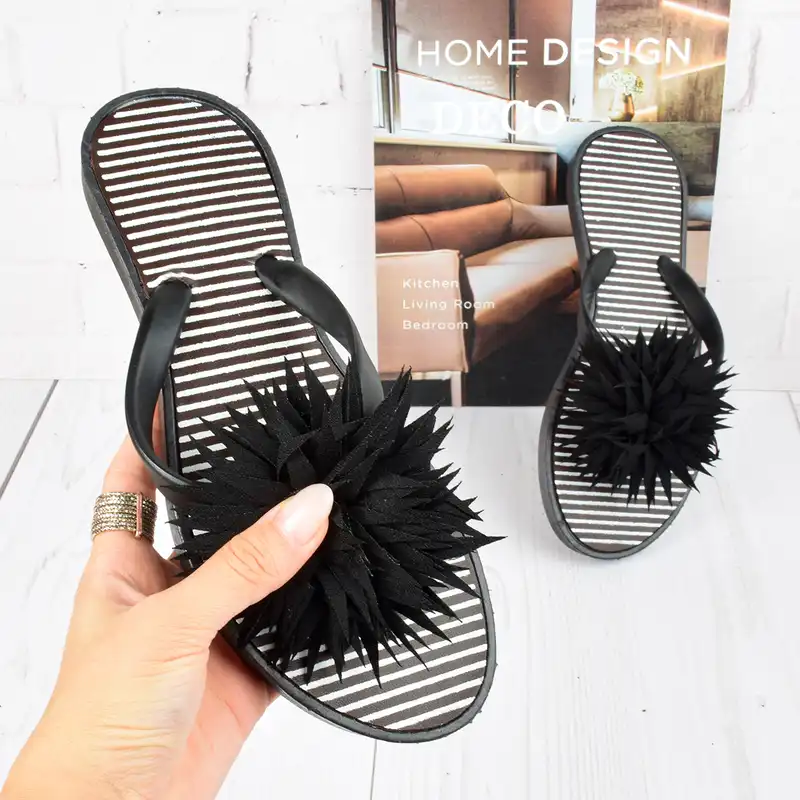 دمپایی لاانگشتی زنانه نیکتا مدل گل پارچه ای  BK.4026