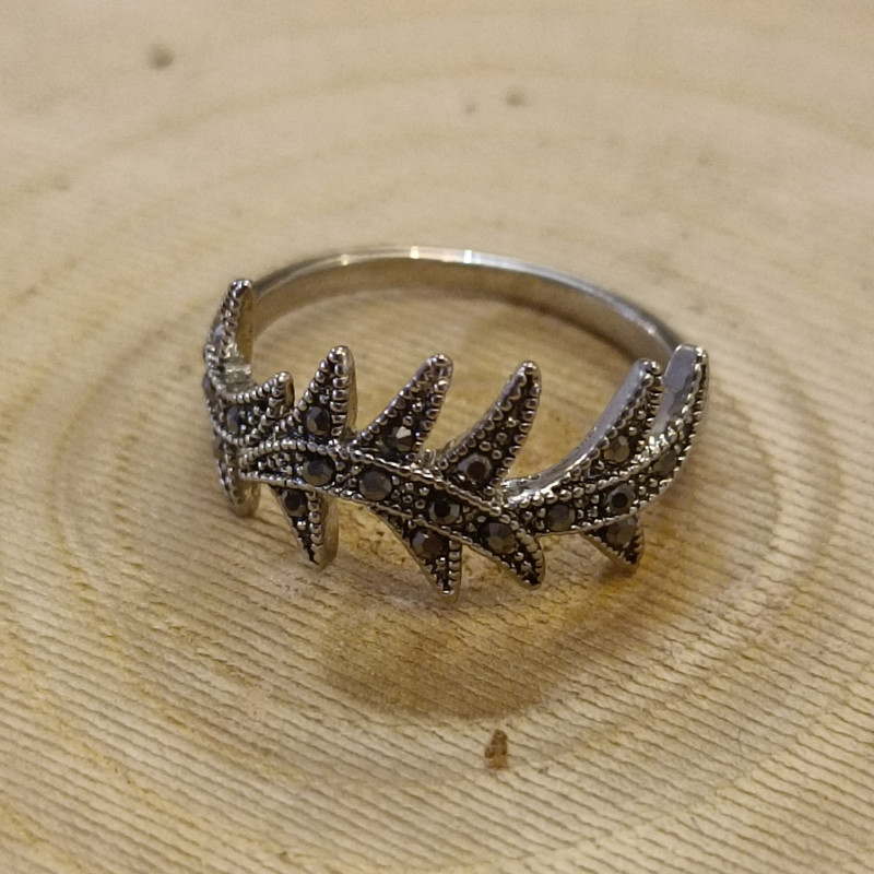 انگشتر زنانه مدل فانتزی نگین دار