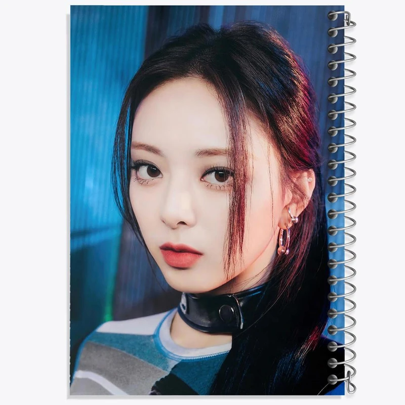 دفتر نت موسیقی 50 برگ خندالو مدل یونا گروه ایتزی ITZY کد 20223