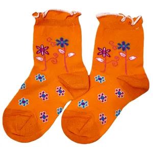 جوراب دخترانه سانتاگوستینو مدل 67368 لبه چین دار