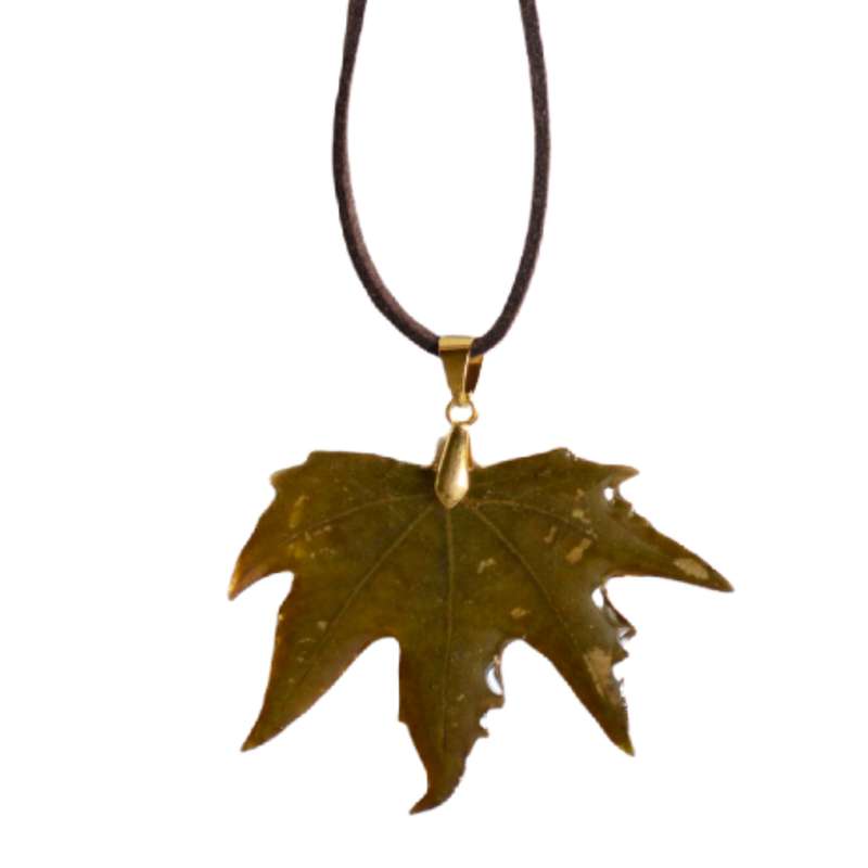 گردنبند زنانه مدل رزینی طرح برگ چنار