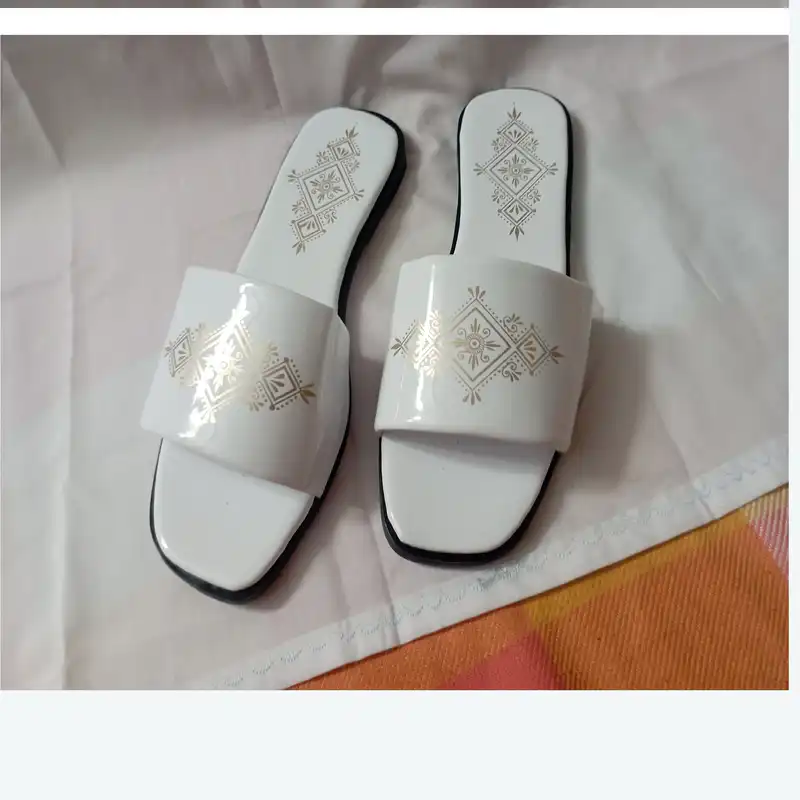 صندل زنانه مدل حنا کد 01 رنگ سفید