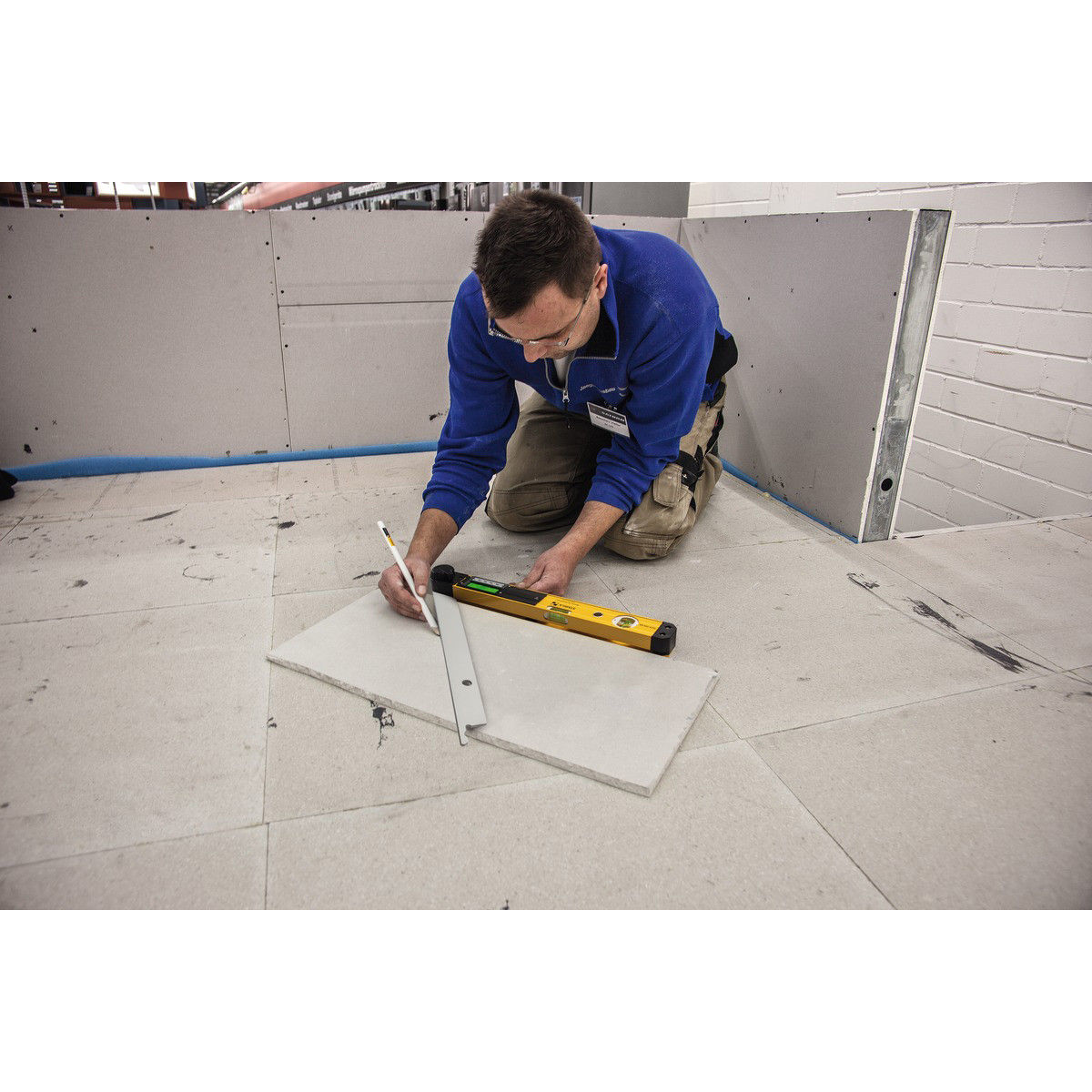 زاویه سنج دیجیتال استبیلا مدل TECH 700 DA