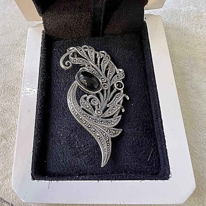 گل سینه زنانه مدل نقره کد glsr-2454