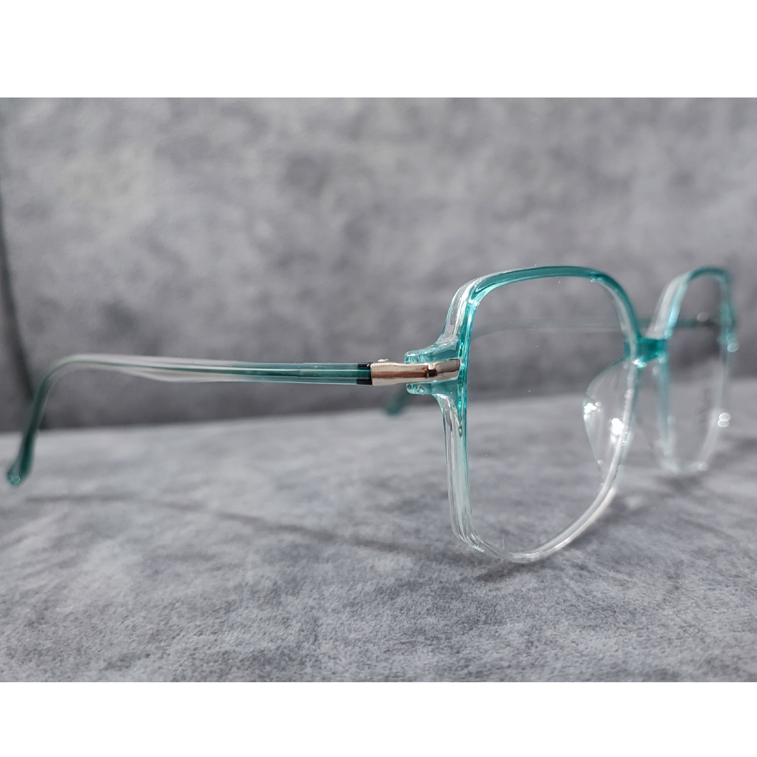 فریم عینک طبی زنانه مدل چند ضلعی فریم شفاف کد 037 UV400