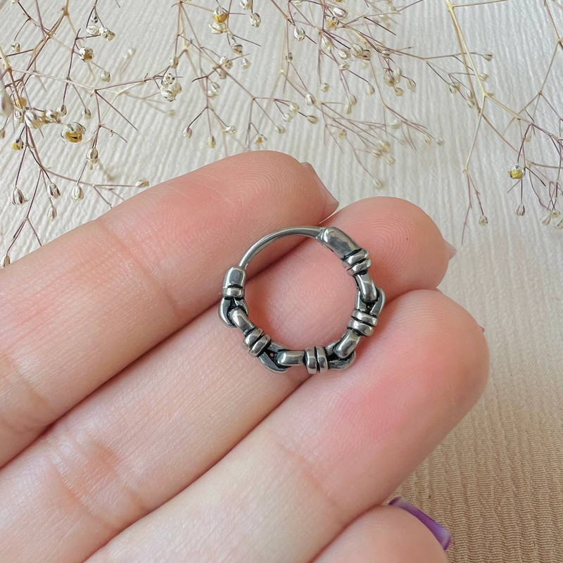 پیرسینگ گوش مدل زنجیری پیرسینگ گوش مدل زنجیری