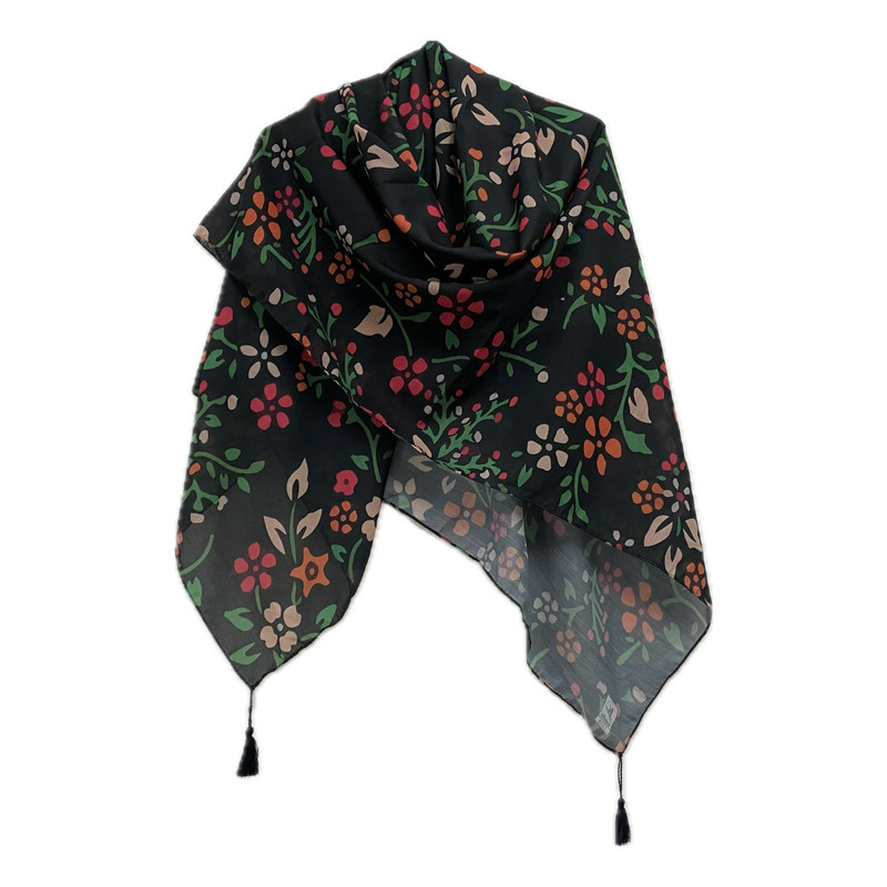 روسری دخترانه مدل نخ اسپان منگوله دار کد 1318