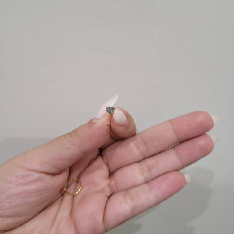 گوشواره حلقه‌ای طلا 18 عیار زنانه مان گالری مدل قلب کد EA01-0033500 - 2