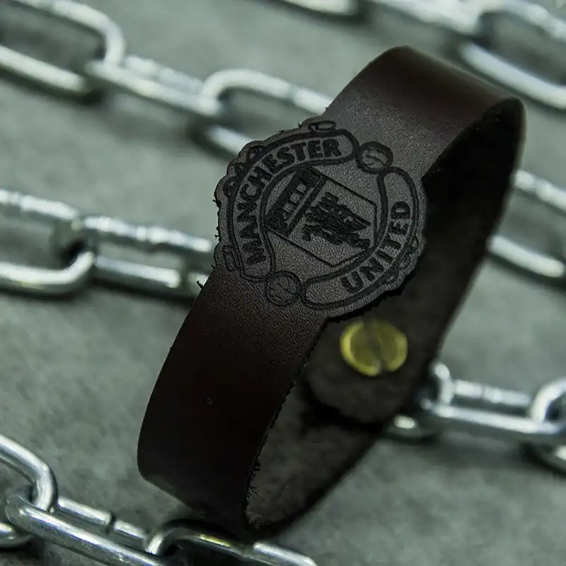 دستبند چرمینه اسپرت طرح منچستریونایتد کد 7018