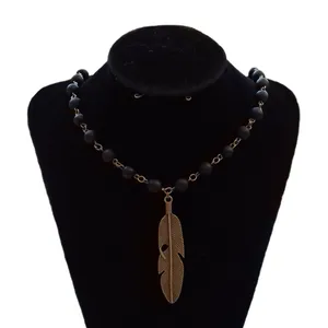 گردنبند مردانه مدل مهره سنگ طرح پر کد 753
