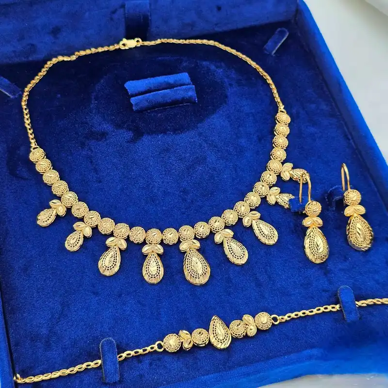 نیم ست نقره زنانه مدل تراش اشک BS 68