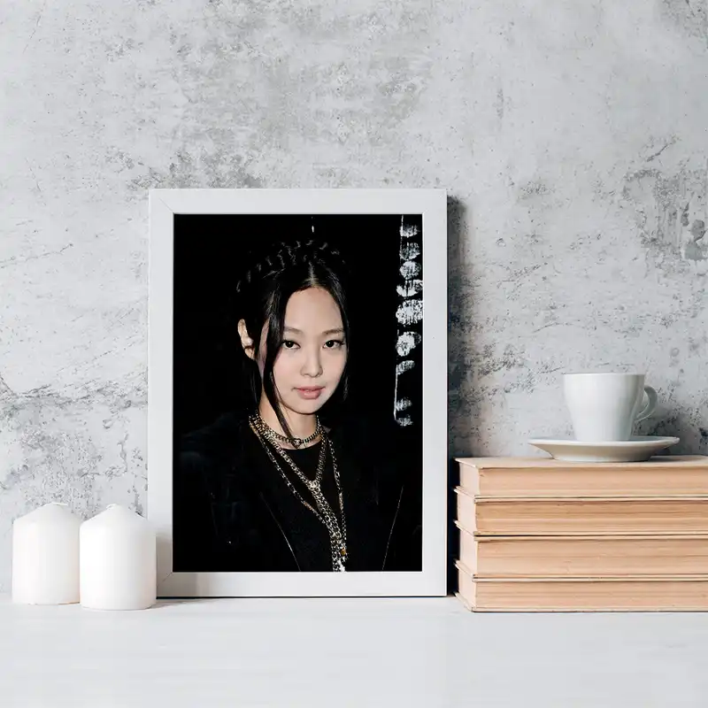 تابلو خندالو مدل جنی گروه بلک پینک کد 16727