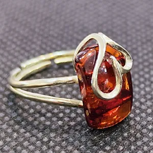 انگشتر نقره زنانه مدل سنگ کهربا لهستانی کد 2244