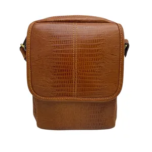 کیف رودوشی مردانه مدل pg 47/7 دارای یک محفظه 