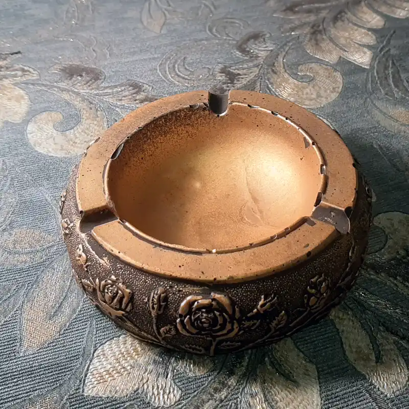 زیرسیگاری مدل کلاسیک طرح آنتیک