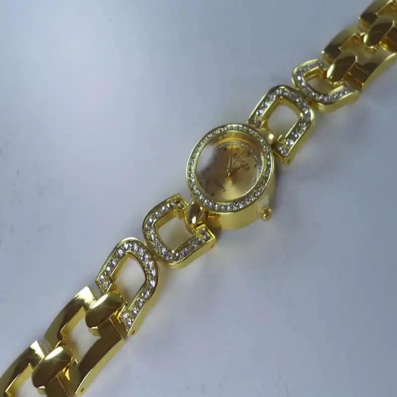 ساعت مچی عقربه ای زنانه مدل نگین دار