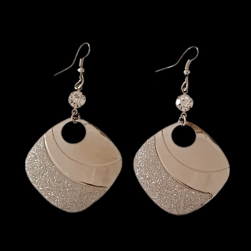 گوشواره زنانه مدل فانتزی گوشواره زنانه مدل فانتزی