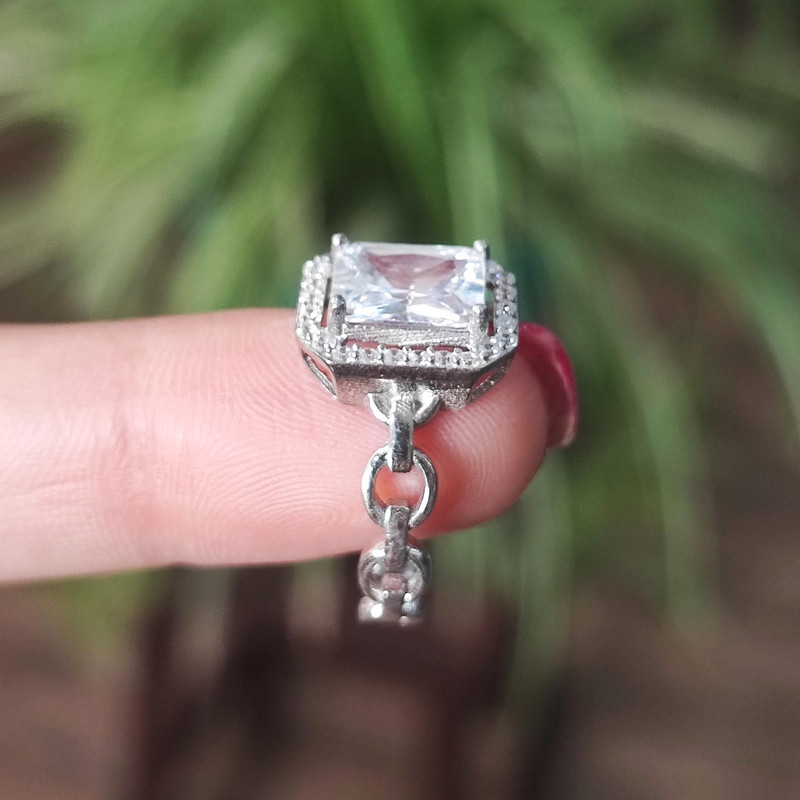 انگشتر نقره زنانه مدل جواهری امرالد کات JW50470 انگشتر نقره زنانه مدل جواهری امرالد کات JW50470