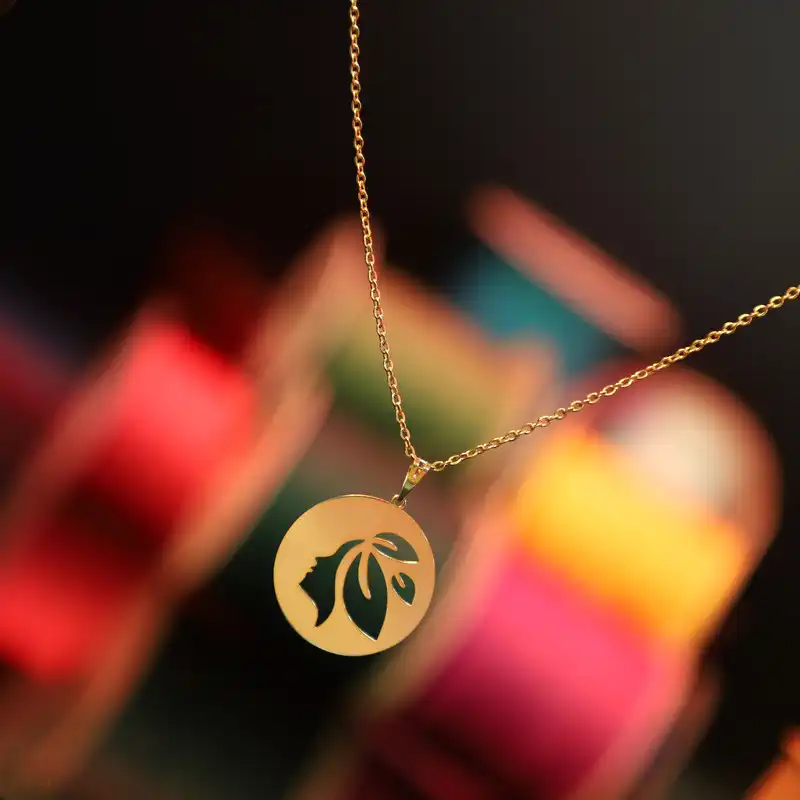 گردنبند طلا 18 عیار زنانه الن نار مدل دختر ELN10124