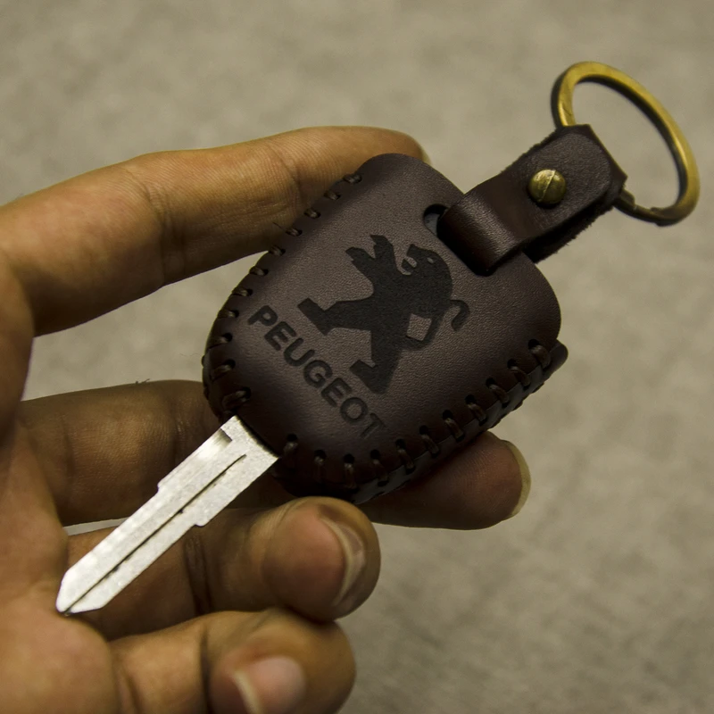 عکس شماره 26 : ست هدیه چرمینه اسپرت طرح پژو کد 60027-b