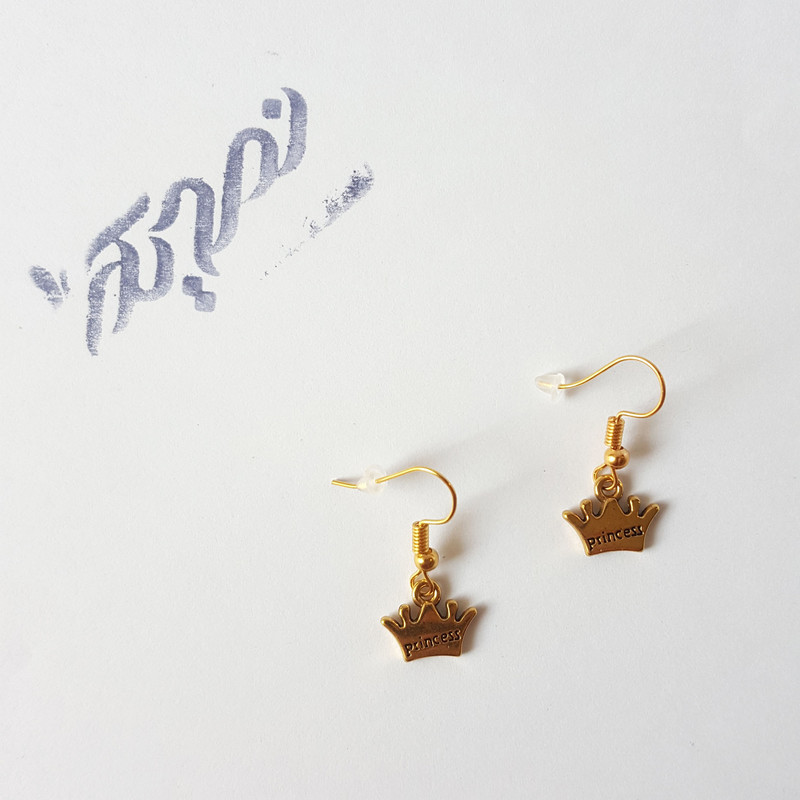 گوشواره دخترانه نمدیکا طرح تاج پرنسس مدل پرنسا