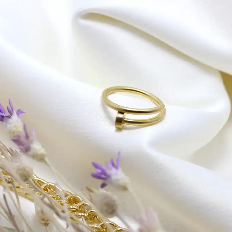 انگشتر زنانه ماصرم مدل میخی کد Ri3114