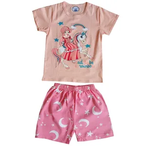 ست تی شرت آستین کوتاه و شلوارک دخترانه مدل 130