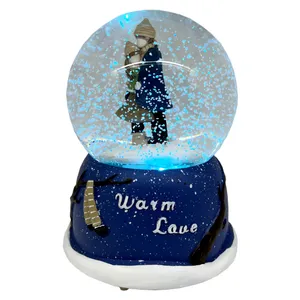 گوی موزیکال مدل پمپی Winter Love  کد PB4052
